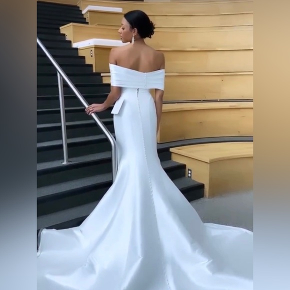 Christina Wu Gianna Bridal/Wedding Dress. Ivory. Size 8. Not altered. NWT. - Picture 2 of 9